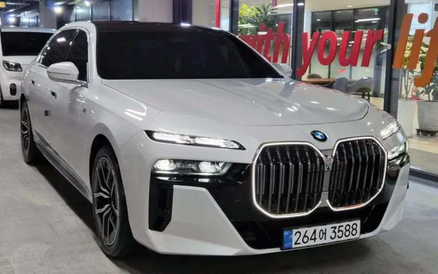 제네시스G70 중고차 7시리즈 (G70) 740i xDrive M 스포츠 매물 사진 1 - 2025/06 11,460km