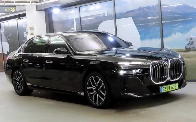제네시스G70 중고차 7시리즈 (G70) 740d xDrive M 스포츠 매물 사진 18 - 2025/10 13,434km