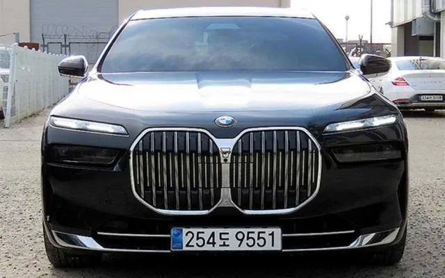 제네시스G70 중고차 7시리즈 (G70) 740i sDrive 디자인퓨어 엑셀런스 매물 사진 3 - 2023/11 21,710km